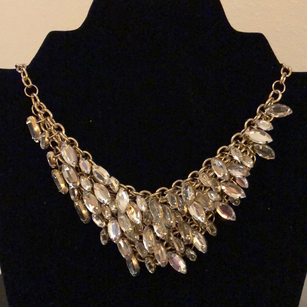 Shimmer statement necklace gold tone, rhinestones